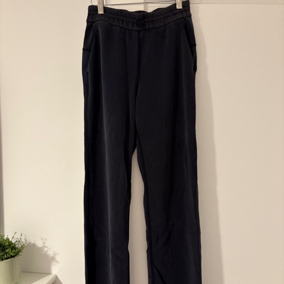 Lululemon Softstreme High-Rise Pant in Black- 4 - Picture 2 of 5